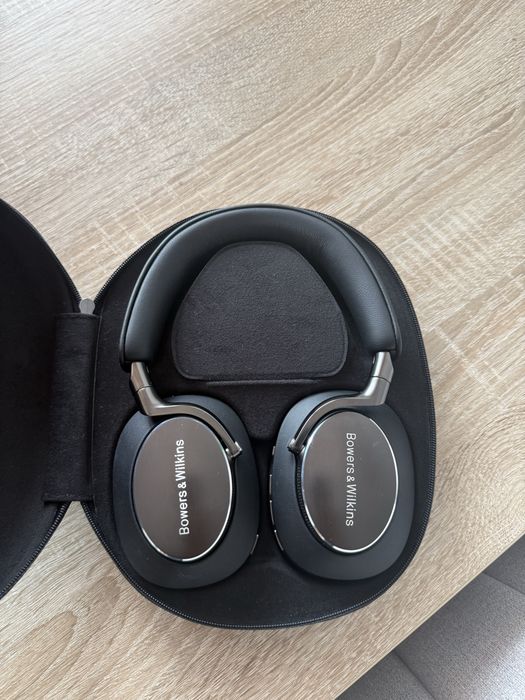 Bowers & Wilkins Px8 слушалки