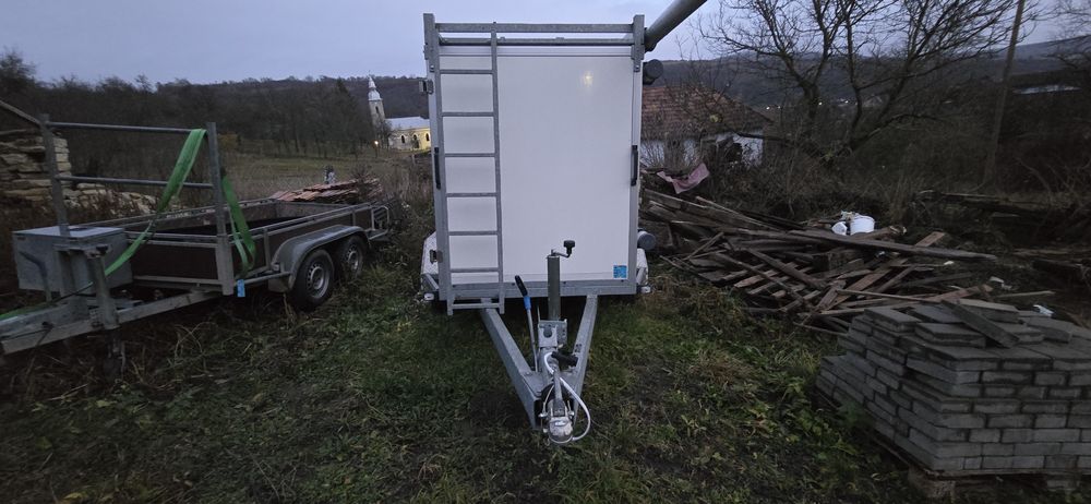 Vând remorcă dublu ax carosată