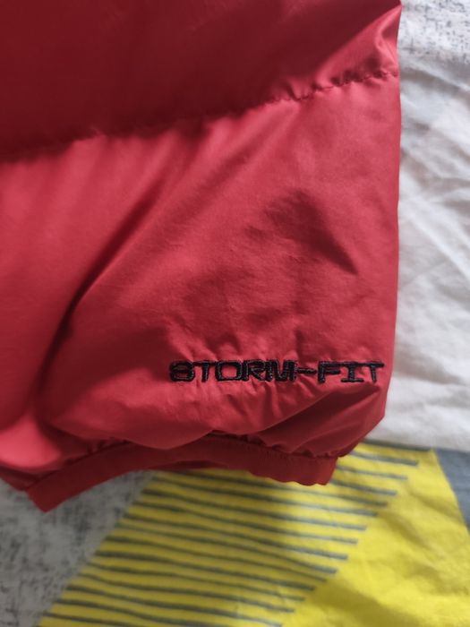 Яке Nike Windrunner Storm Fit