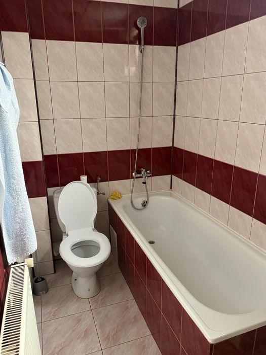 Inchiriez apartament 2 camere Intre Lacuri