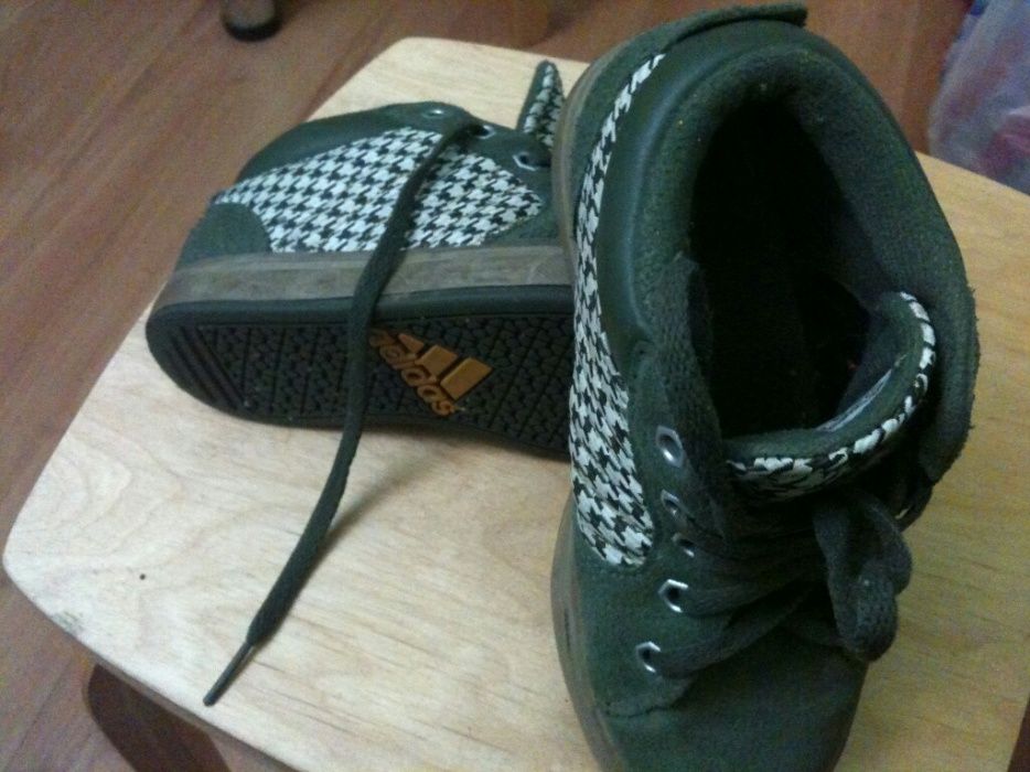 Кроссовки Adiddas