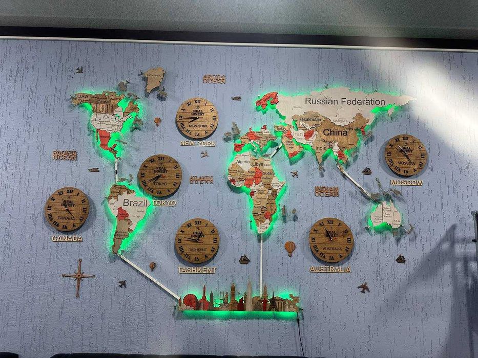 Деревянная карта мира