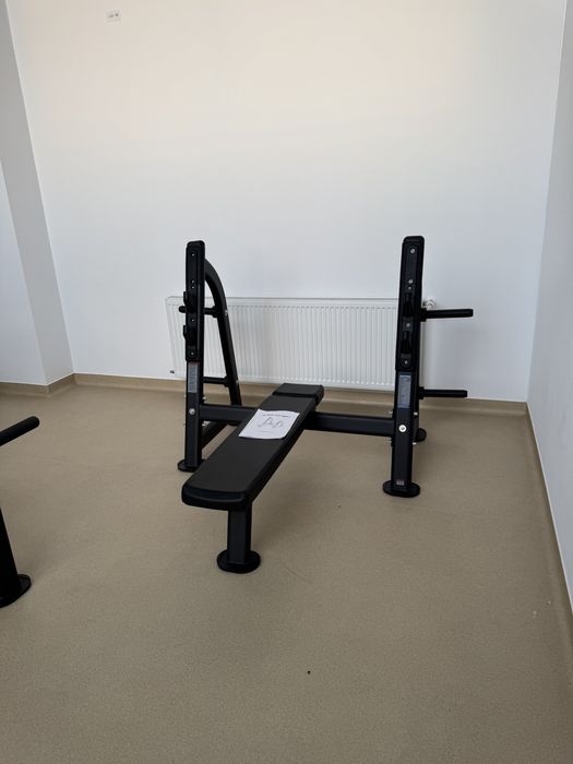 Depozit aparate fitness technogym