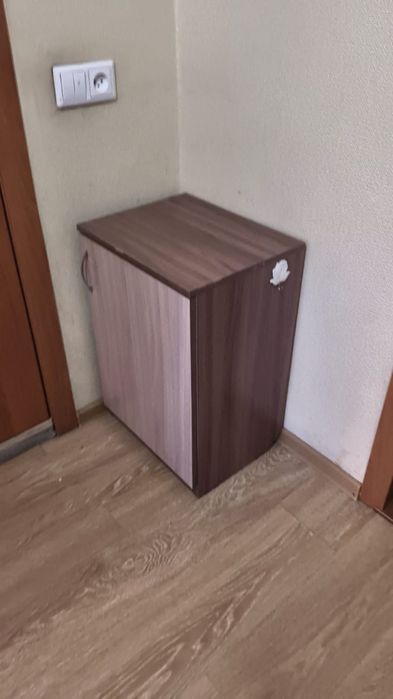 Прихожая и тумбочка