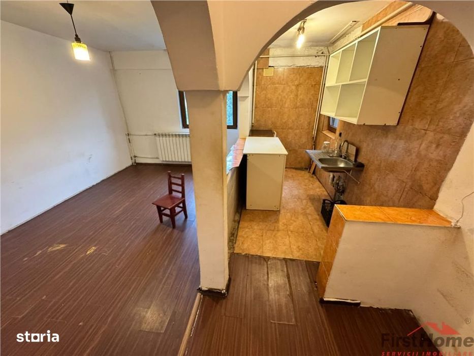 2 camere, zona sud, etaj 3\/4, izolat, termopan (necesita renovare)