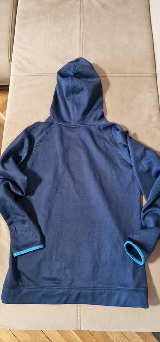 Суичър Under Armour.