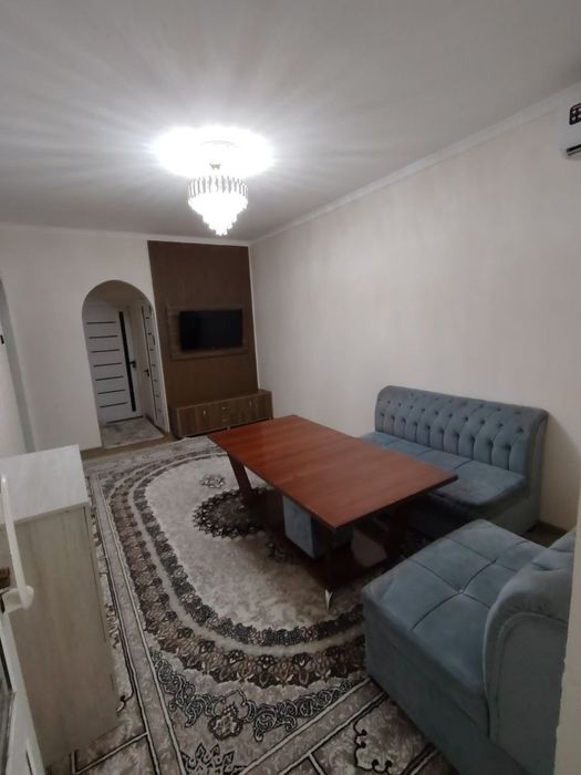 Srpchni sotiladi Uch tepa tumani vatan mfy 24 mavze 44 uy 51 kvartira.