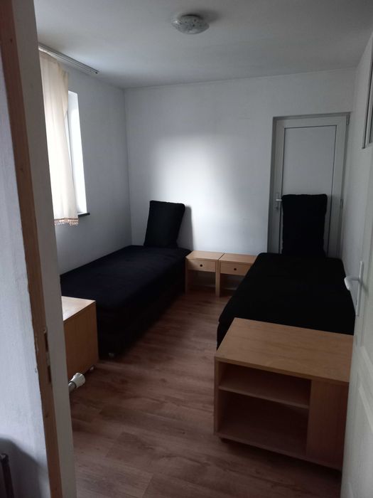 dau in chirie apartament nemobilat zona piata angro Eminescu