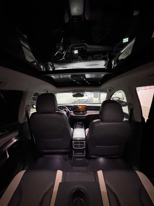 Sotiladi: Volkswagen ID.6 Pure+