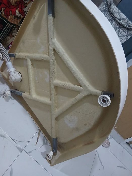 Dushavoy kabinka vannasi sotiladi. Baquvvat va chidamli