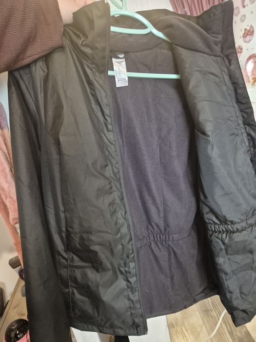 Vand geaca neagra