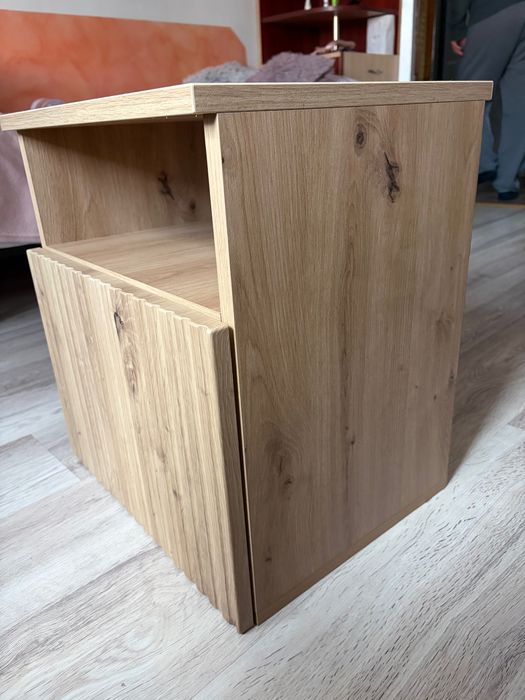 Set 2 noptiere facute la comanda aspect stejar