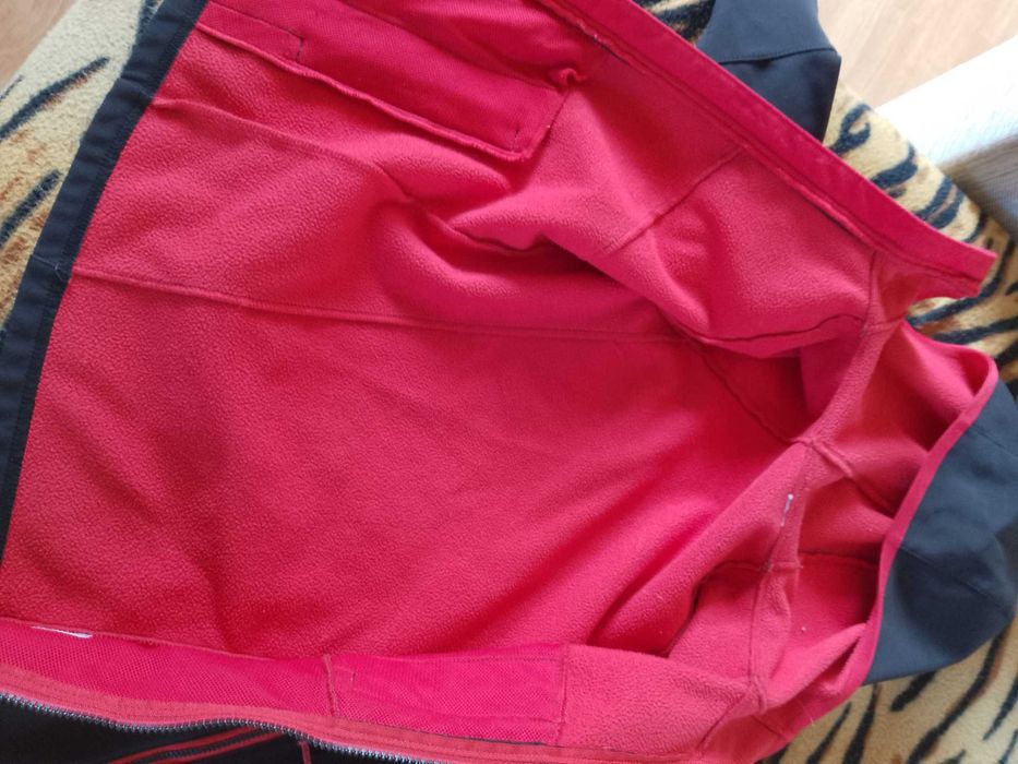 Vând geacă softshell 128/134