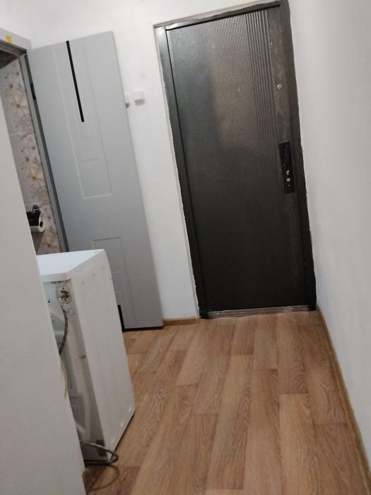 Продам 1-комнату в бывшем общежитии. Мкр. 7