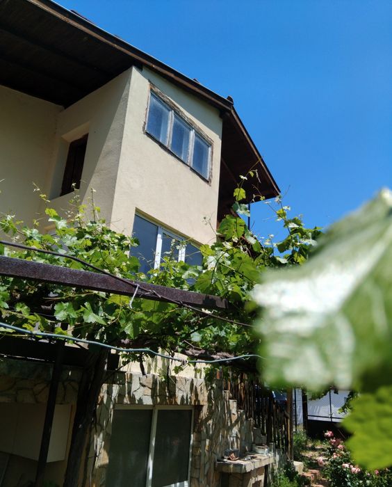Продава къща в с.Крайни дол общ.Дупница