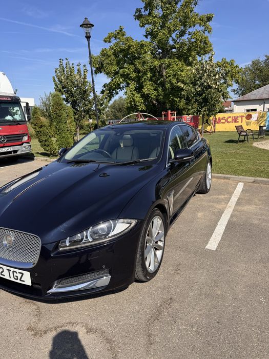Jaguar XF Portfolio 2.2D 190CP Automată | VOLAN DREAPTA | B&W | Cameră | Keyless