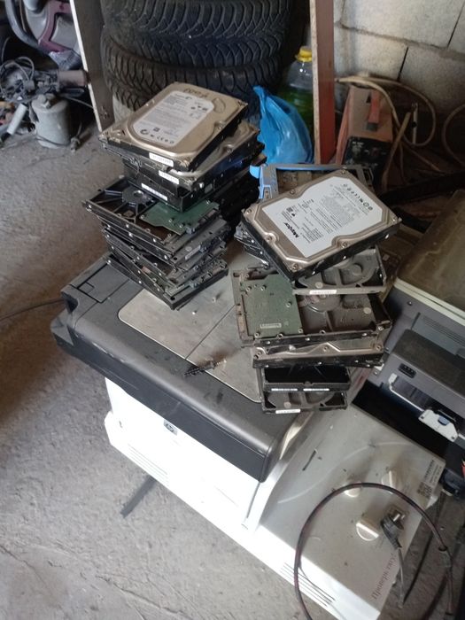 Жесткие диски 40 штук