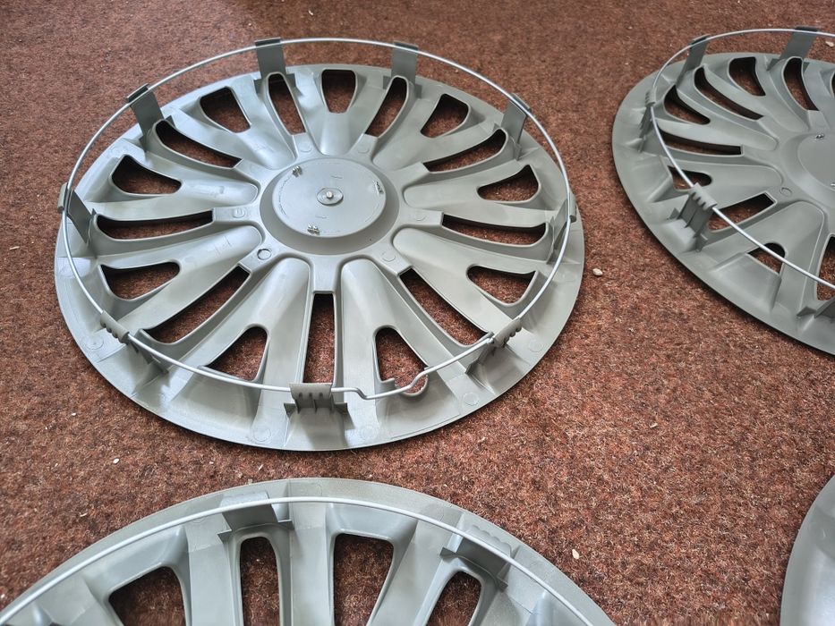 Capace NOI pt  jante  roti R 15  Vw Golf Passat Touran Tiguan  Polo Caddy