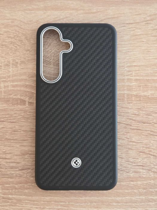 Кевларен карбон калъф кейс Spigen Enzo Aramid MagSafe Magnet Black Silver Case за Samsung Galaxy S25 Plus черен - GP-FPS936PGABW - 30 евро