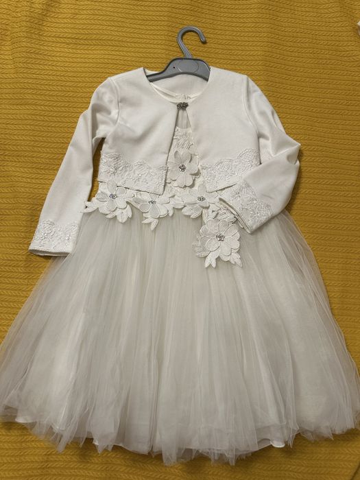 Нарядное платье белое