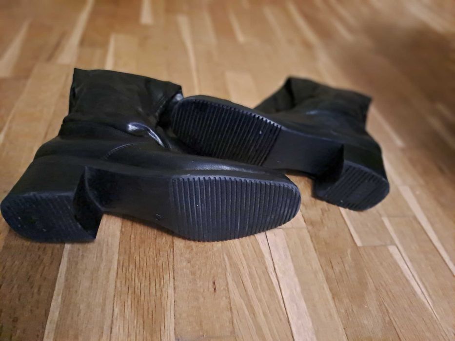 Дамски кожени черни ботуши Rieker без цип, нови №41