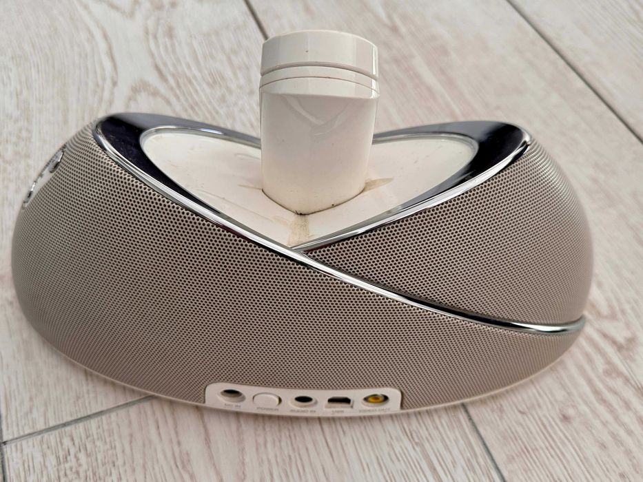 JBL On Beat boxa dock Apple 30-pin USB Audio