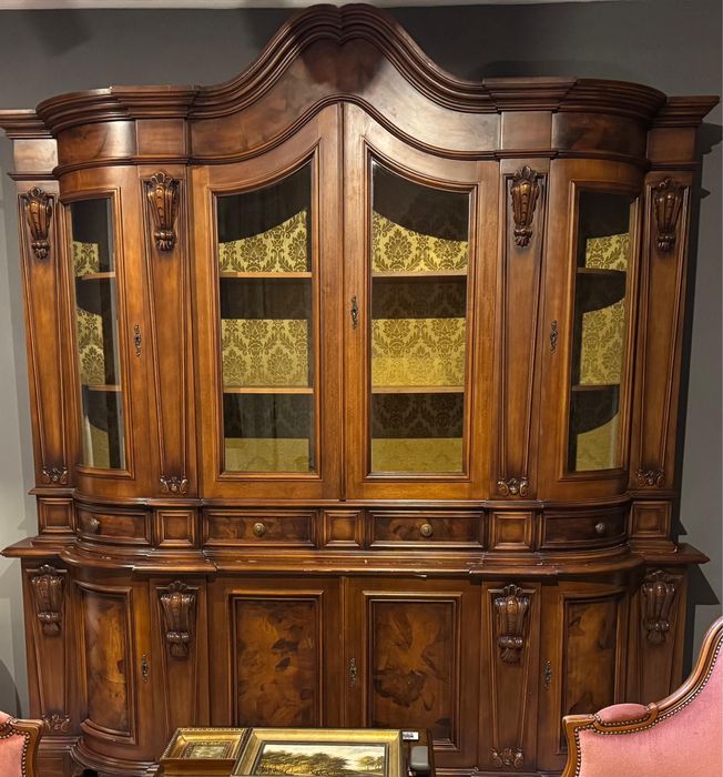 Bibliotecă Vitrină