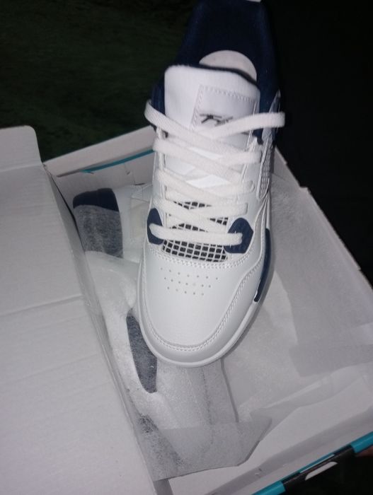 Кроссовки новые,размер:41