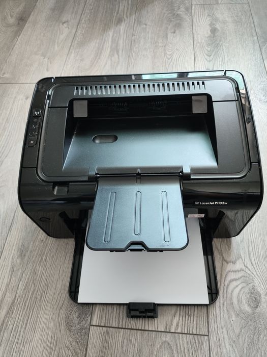 Imprimantă laser HP LaserJet P1102w Wi-Fi – funcționează foarte bine