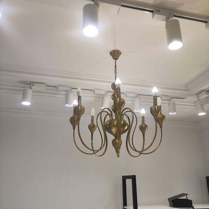 Люстры и светильники