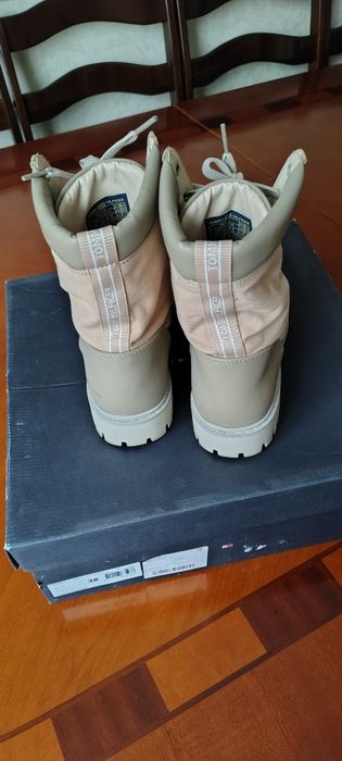 Ботинки Tommy Hilfiger 38 размер