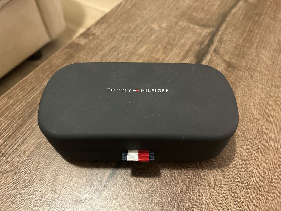 Слънчеви очила Tommy Hilfiger