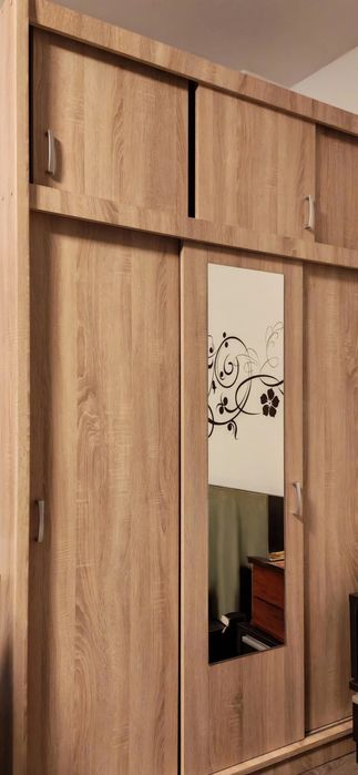 Șifonier cu uși glisante