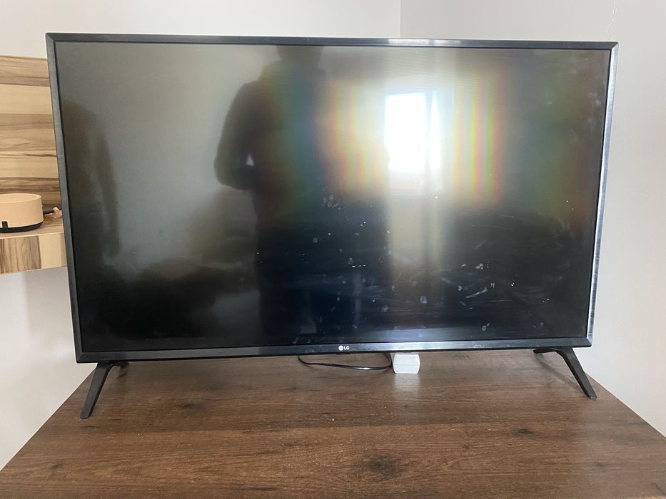 Телевизор lg продам