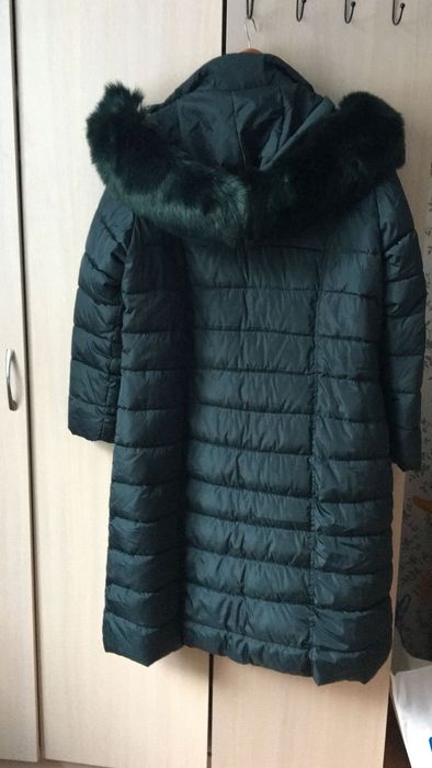 Пуховик новый с капюшоном