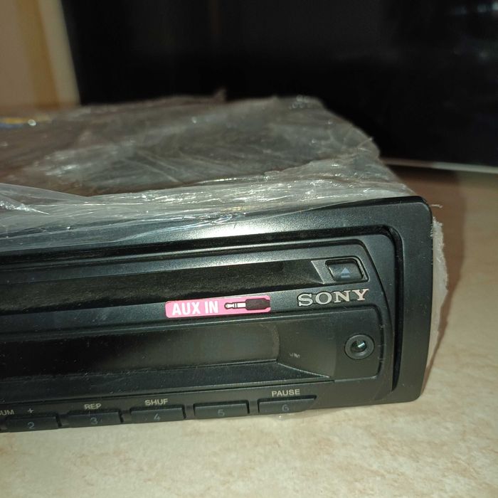 радио касеофон за кола sony .нов.