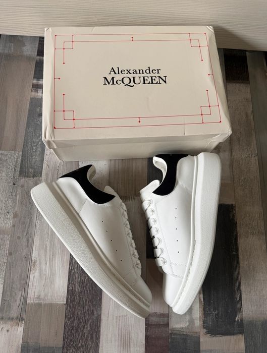 Alexander McQueen la DOAR 249 LEI