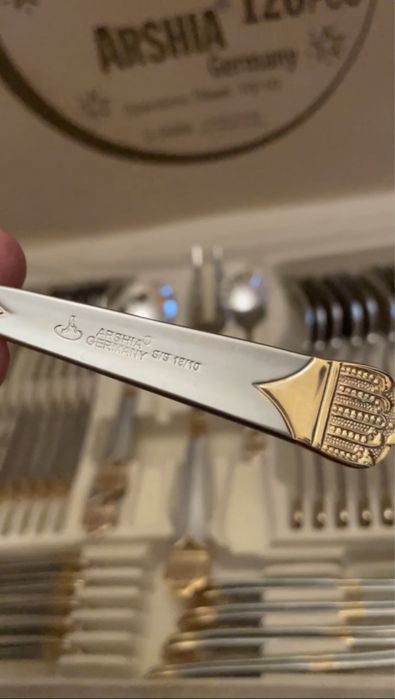 Шикарный набор столовых приборов. Новый. Премиум качество. Торг.