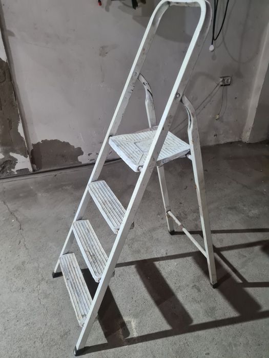 Продаю стремянку для дома