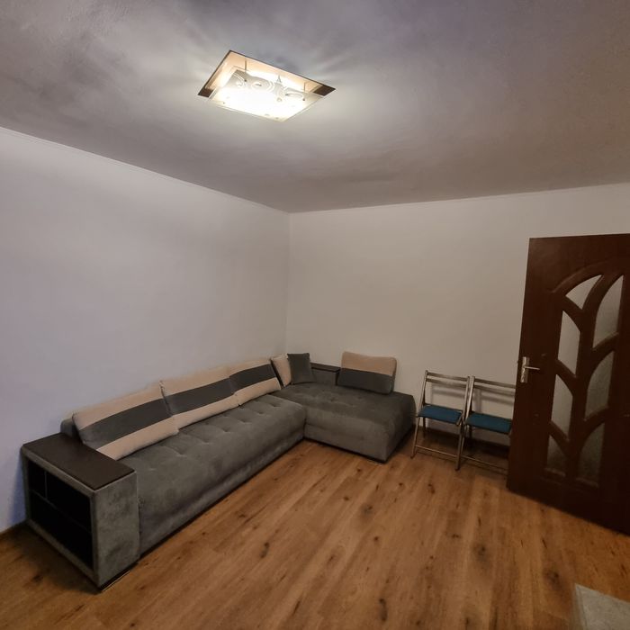 Vând Apartment 2 camere  decomandat zona casa de cultura