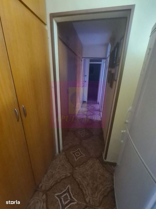 Apartament cu 3 camere de vanzare in Campina - Zona Centrala