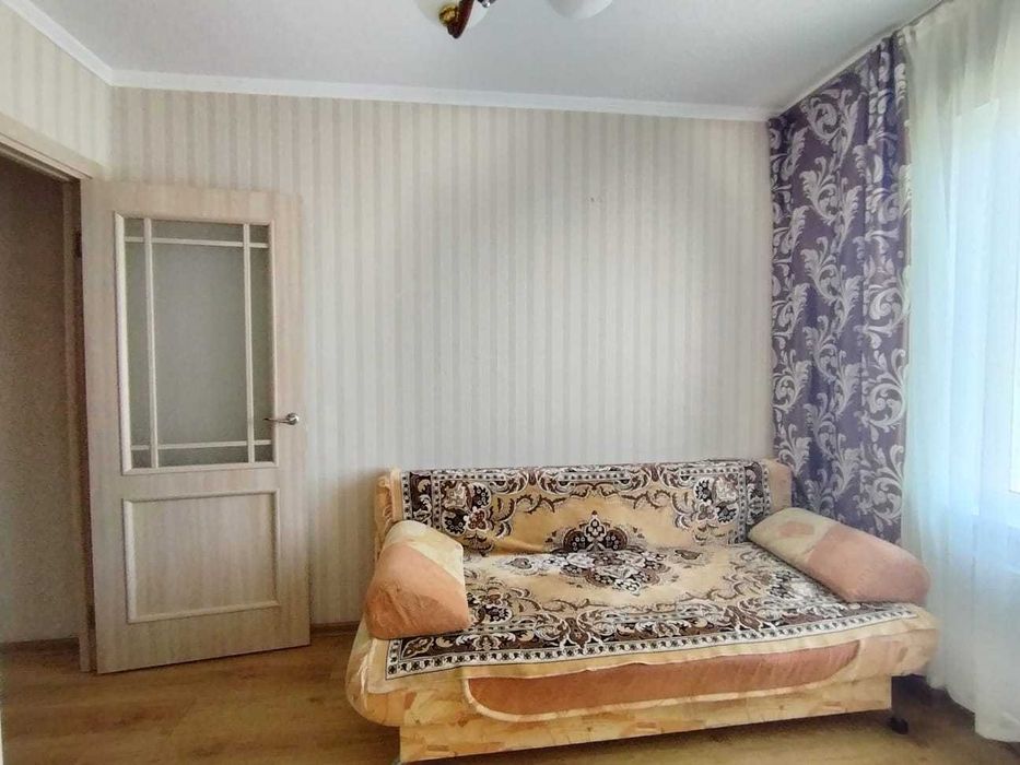 Продается  3  комн квартира Васильковский,35