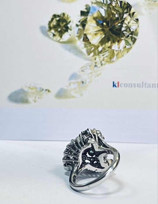 Дамски пръстен бяло злато и диаманти