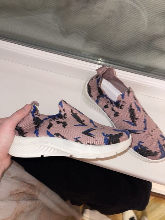 Детская обувь разная