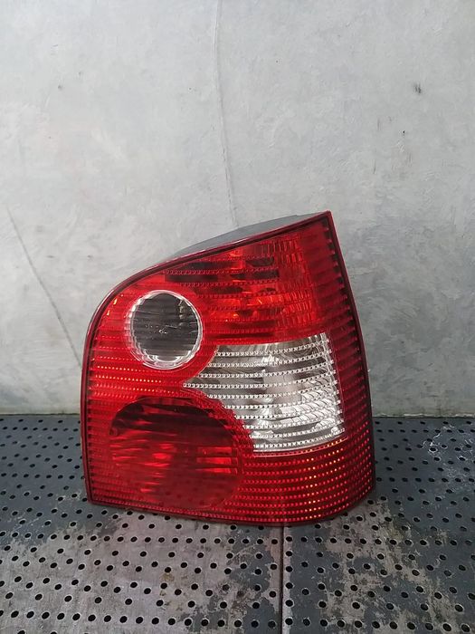 Stop tripla lampa dreapta vw polo 9n 62409r 6q6945096b 6q6945112a