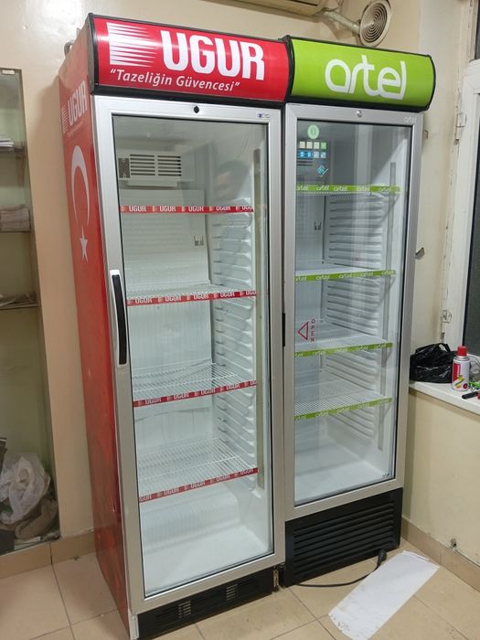 Продаю UGUR витрина заводская