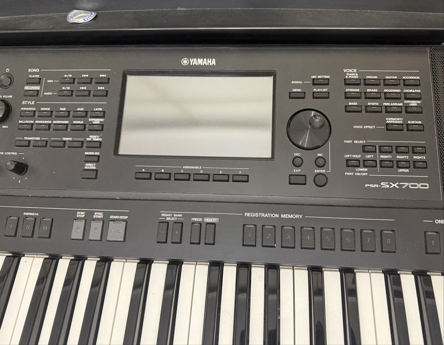 Yamaha psr sx700