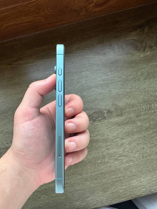 iPhone 16 Teal sotuvda