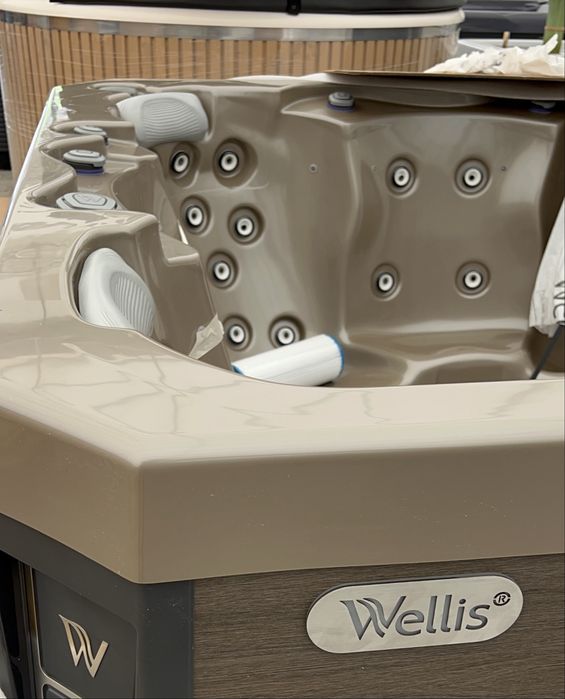 Jacuzzi Wellis Prague Life Deluxe Champagne, 6 persoane, 50 jeturi