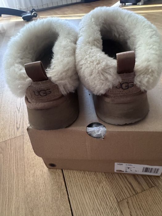Велурени апрески UGG Tazzelle